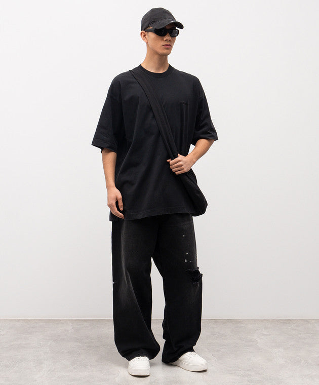VETEMENTS Black straight-cut T-shirt with logo embroidery