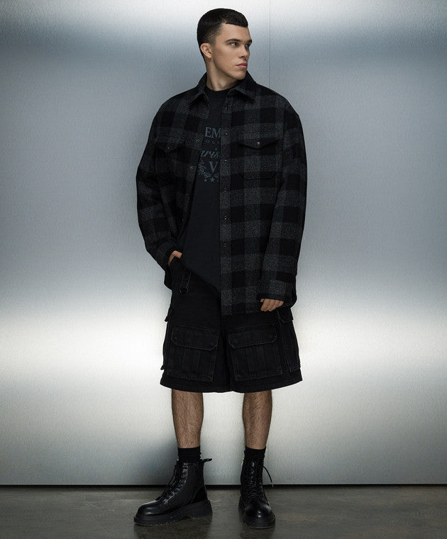 VETEMENTS Black t-shirt with a print
