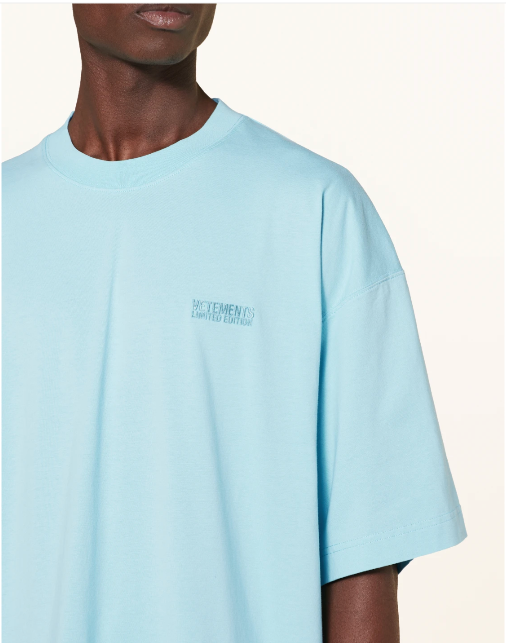 VETEMENTS Blue t-shirt with logo embroidery